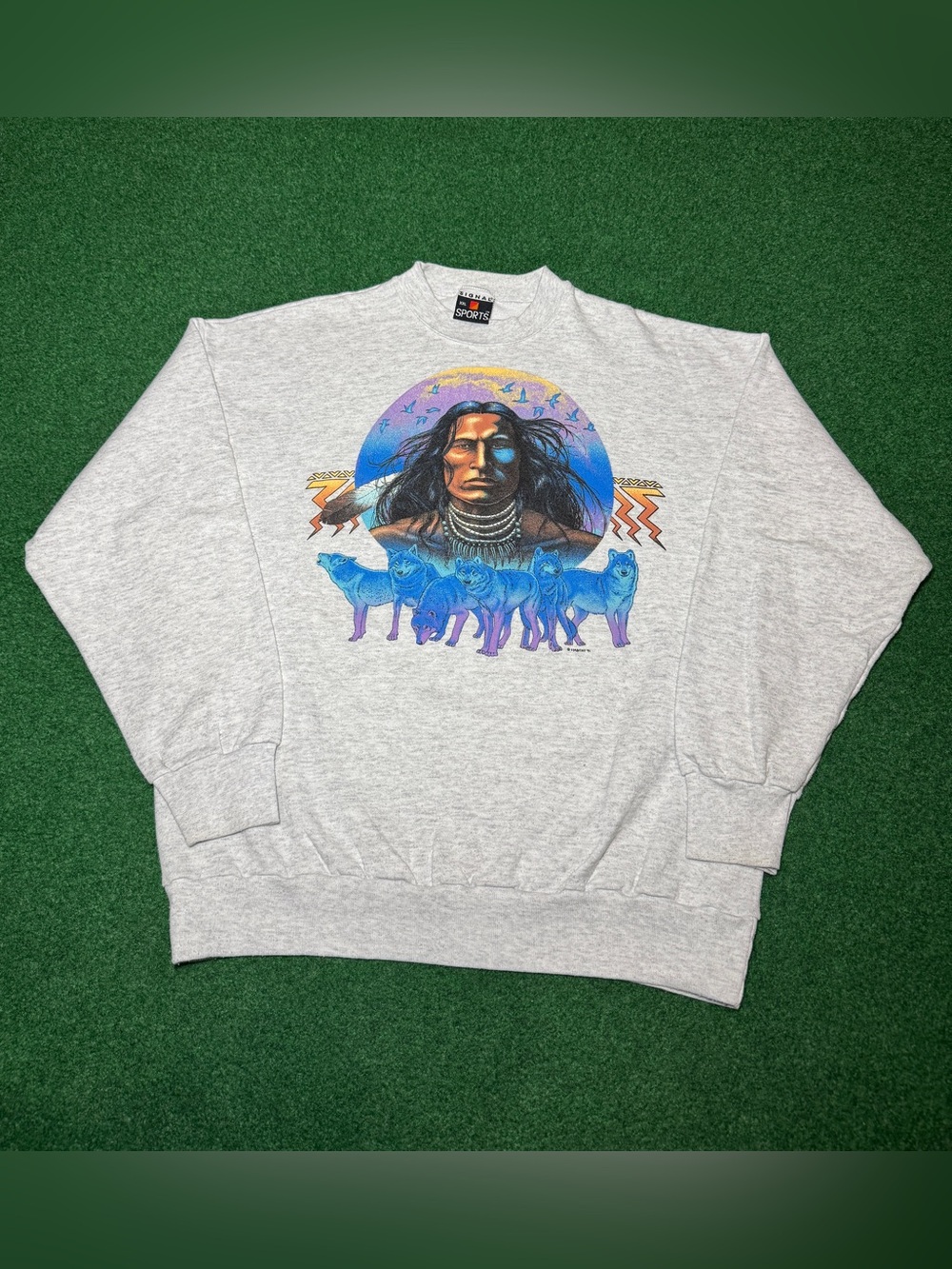 Native American Wolf Nature Animal Print Vintage 90s XL/XXL 23x28 Sweatshirt
